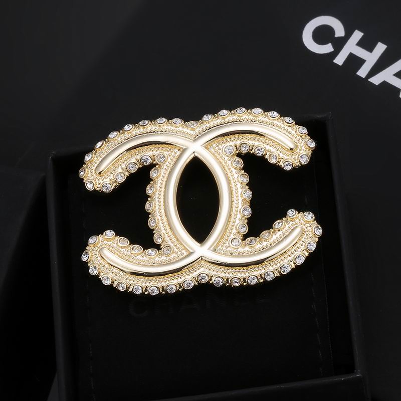 Chanel Brooch 3lyx244